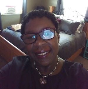 Meet your Posher, Debra